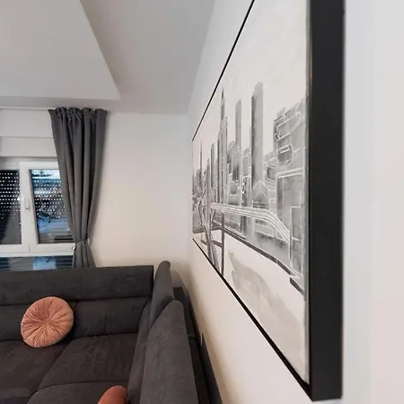 Penthouse Paola- Modern And Luxury In *