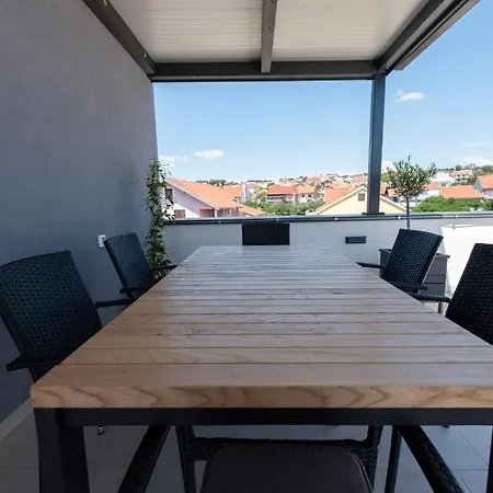 Penthouse Paola- Modern And Luxury In