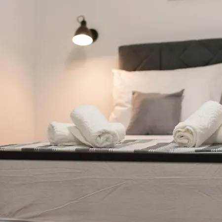 Penthouse Paola- Modern And Luxury In