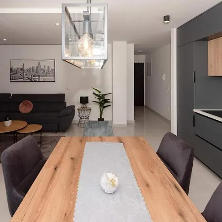 Penthouse Paola- Modern And Luxury In Zára