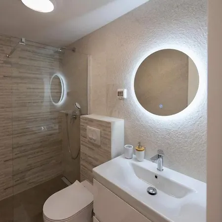 Penthouse Paola- Modern And Luxury In Lägenhet *