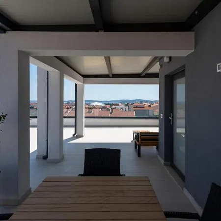Penthouse Paola- Modern And Luxury In Lägenhet