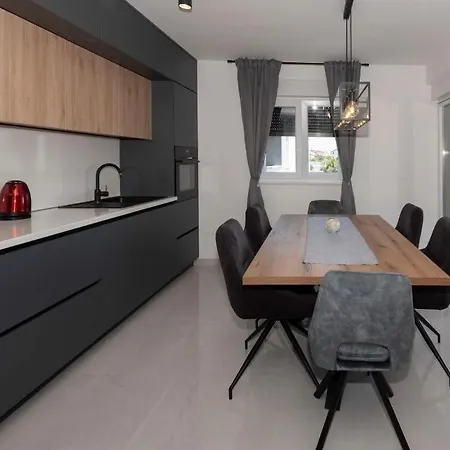 Penthouse Paola- Modern And Luxury In * Zára