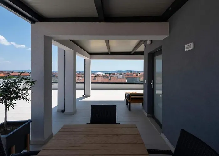 Penthouse Paola- Modern And Luxury In Lägenhet